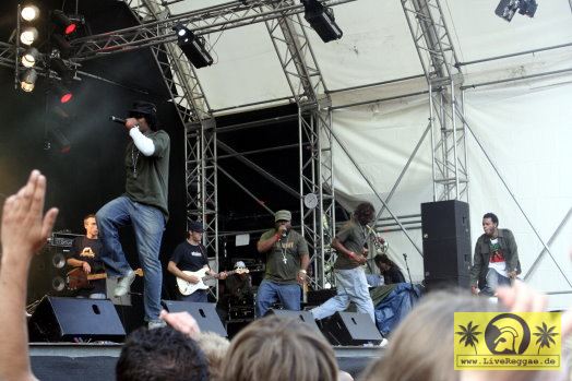 Ward 21 (Jam) with The Scrucialists 20. Summer Jam Festival, Fuehlinger See, Koeln - Green Stage 10. Juli 2005 (18).jpg